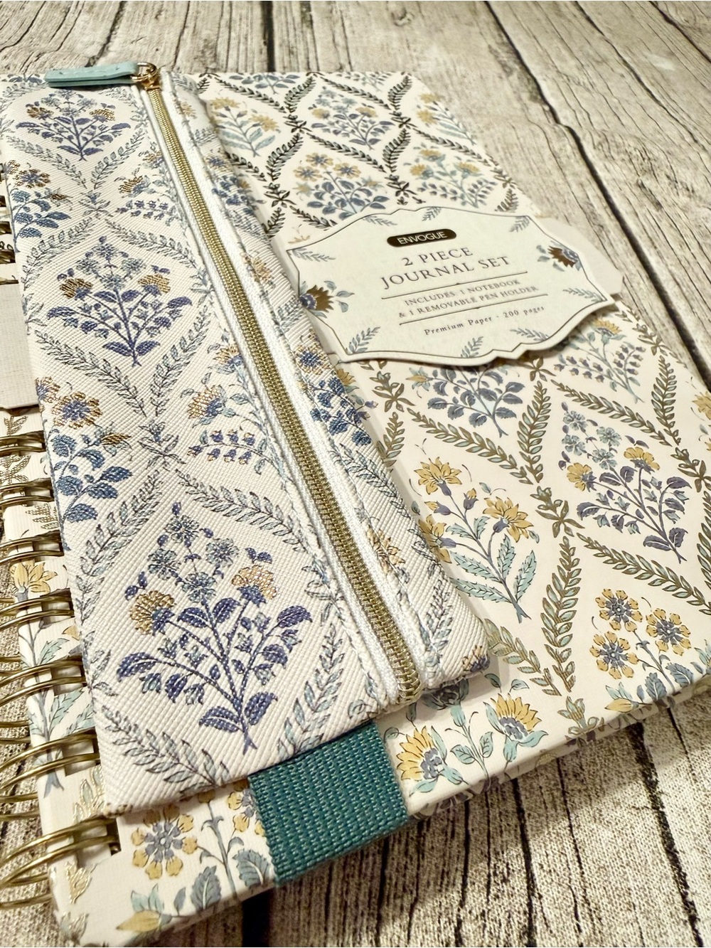 NWT. 2-piece journal set: Hardcover lined notebook with removable zip pouch